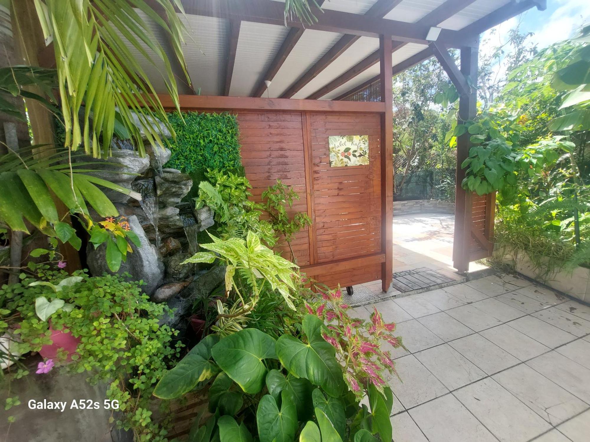 Label Kafe Apartment Bouillante Bagian luar foto